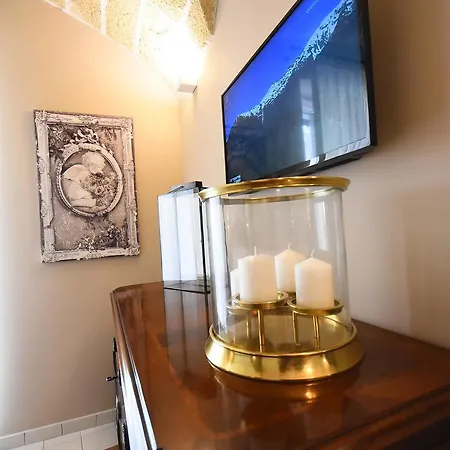 Laura - Luxury Bed & Breakfast