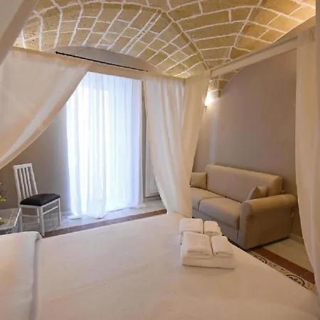 Laura - Luxury Bed & Breakfast 3*