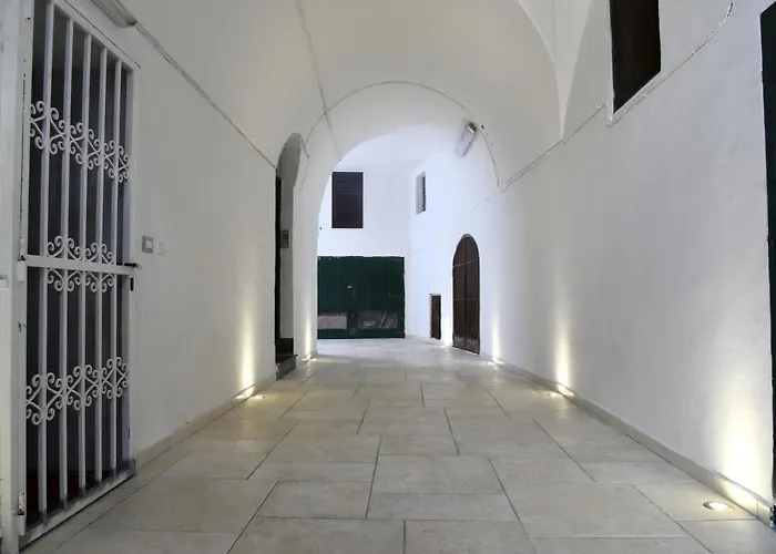 Laura - Luxury Bed & Breakfast