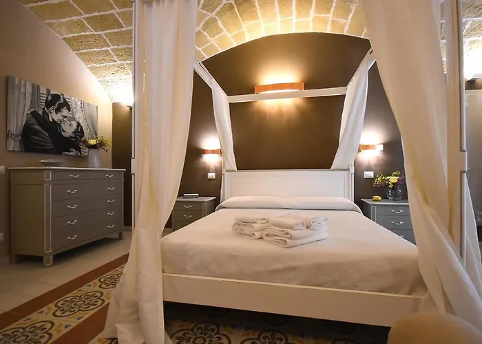 לינה וארוחת בוקר Laura - Luxury 3*