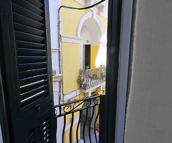 Laura - Luxury Bed & Breakfast 3*