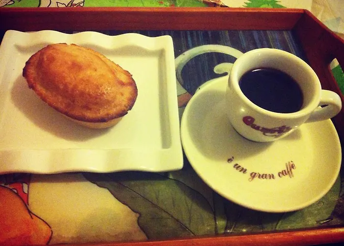 לינה וארוחת בוקר Laura - Luxury 3*